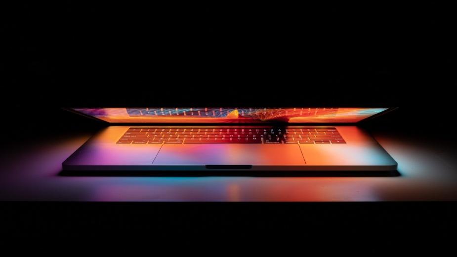 Naprawy MacBooka za 10000 dolarów. A wystarczyła regulacja jasności ekranu